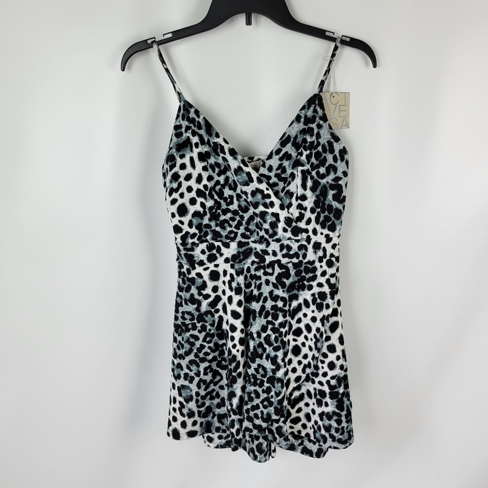 Active USA Dress With Shorts Sz Medium